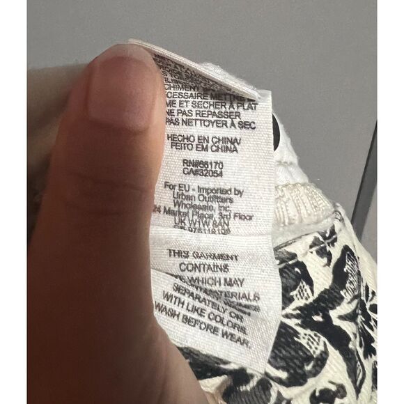 Free People Women's Black & White Abstract Skinny Leg Textured Pants Size 25 - Picture 5 of 5